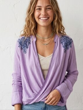Jachs girlfriend boho faux wrap blouse lilac embroidered Medium @K1